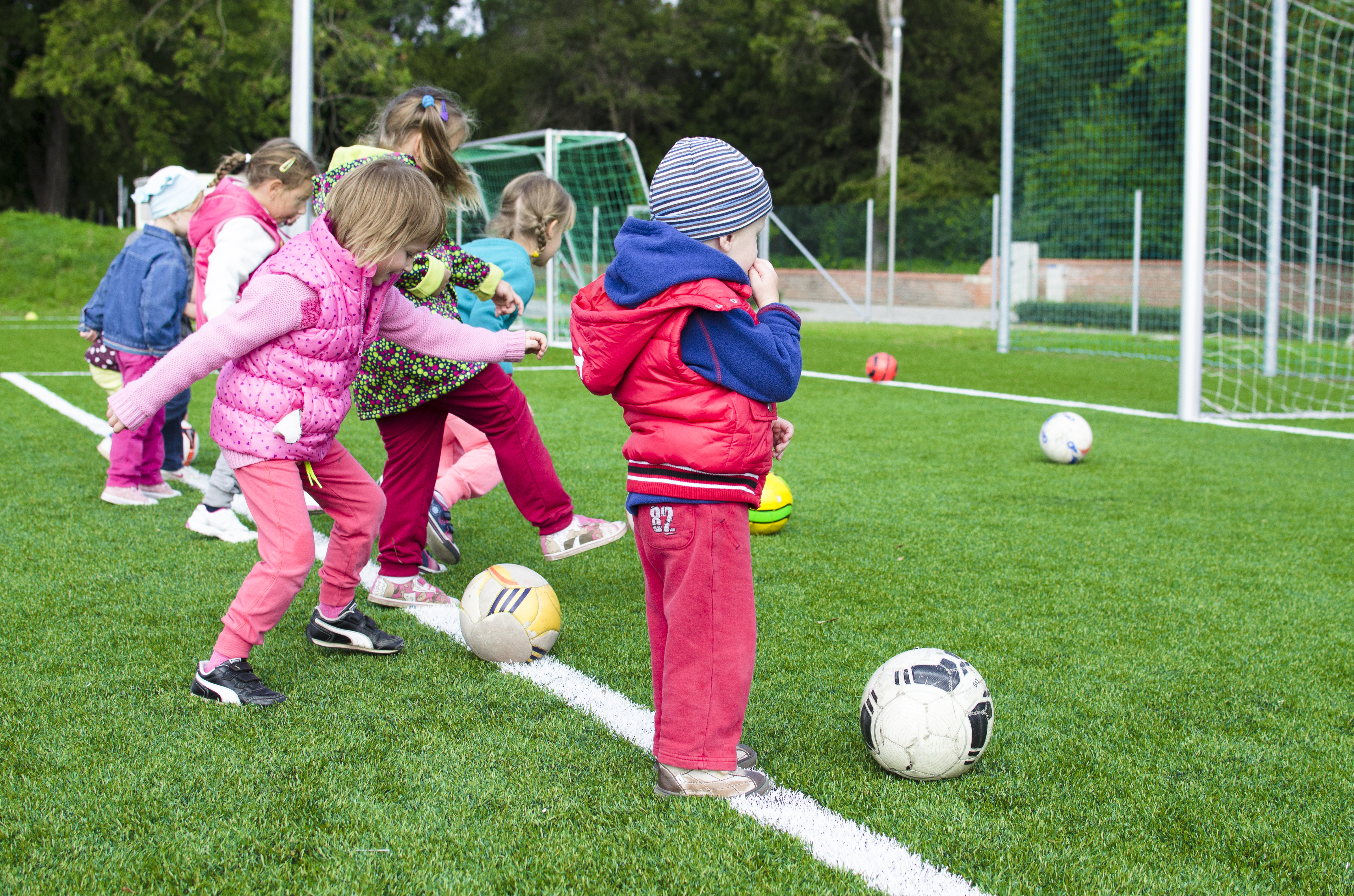 children_playing_soccer